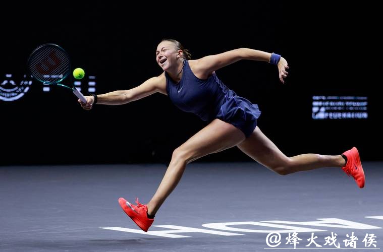 WTA年终总决赛:阿尼西莫娃逆转赢下“生死战” 挺进半决赛 WTA年终总决赛:阿尼西莫娃逆转赢下“生死战” 挺进半决赛