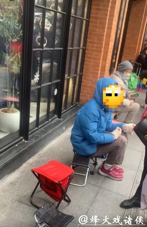上海这家太火爆！有人凌晨两三点就来排，队伍近百米！有人气得当场报警